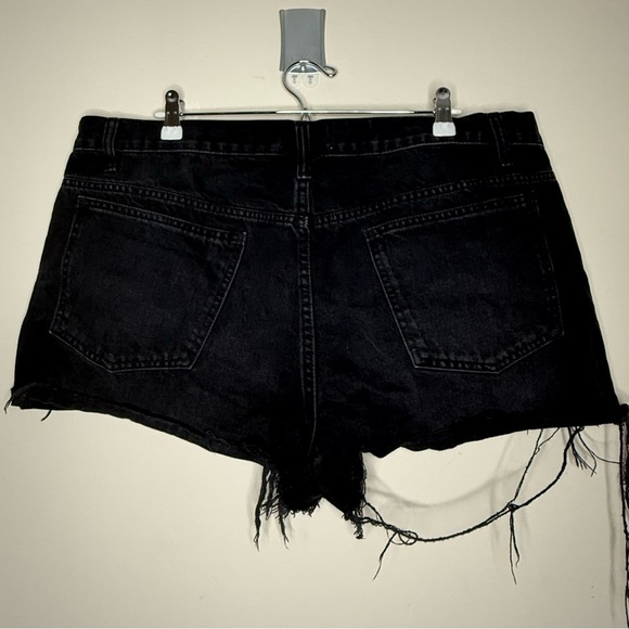ASOS Design 100% Cotton Rigid Denim Distressed Goth Summer Black Cutoff Shorts - Picture 7 of 9
